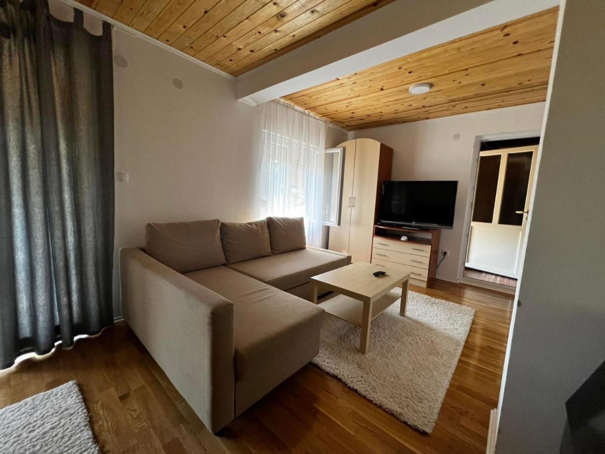 Ljubav Stara Zaovine Hotel Lazici Eksteriør billede