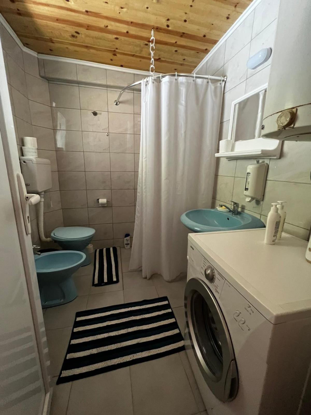 Ljubav Stara Zaovine Hotel Lazici Eksteriør billede