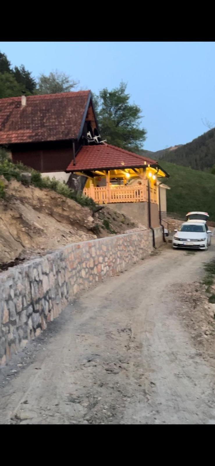 Ljubav Stara Zaovine Hotel Lazici Eksteriør billede