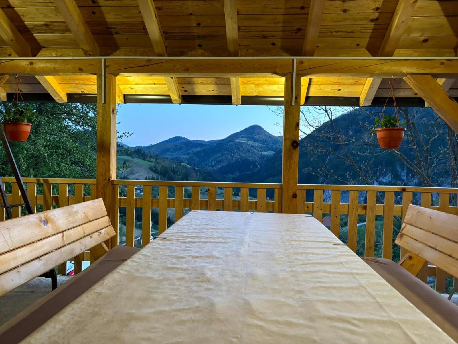 Ljubav Stara Zaovine Hotel Lazici Eksteriør billede