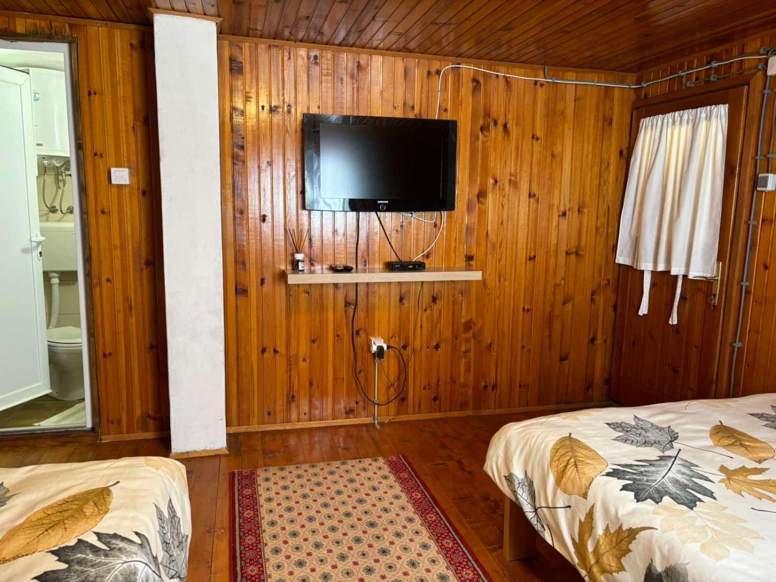 Ljubav Stara Zaovine Hotel Lazici Eksteriør billede