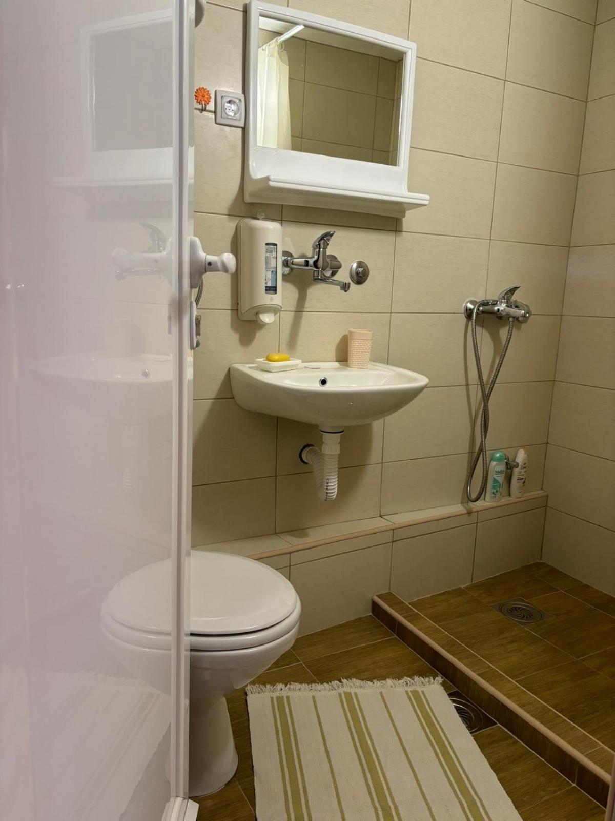 Ljubav Stara Zaovine Hotel Lazici Eksteriør billede